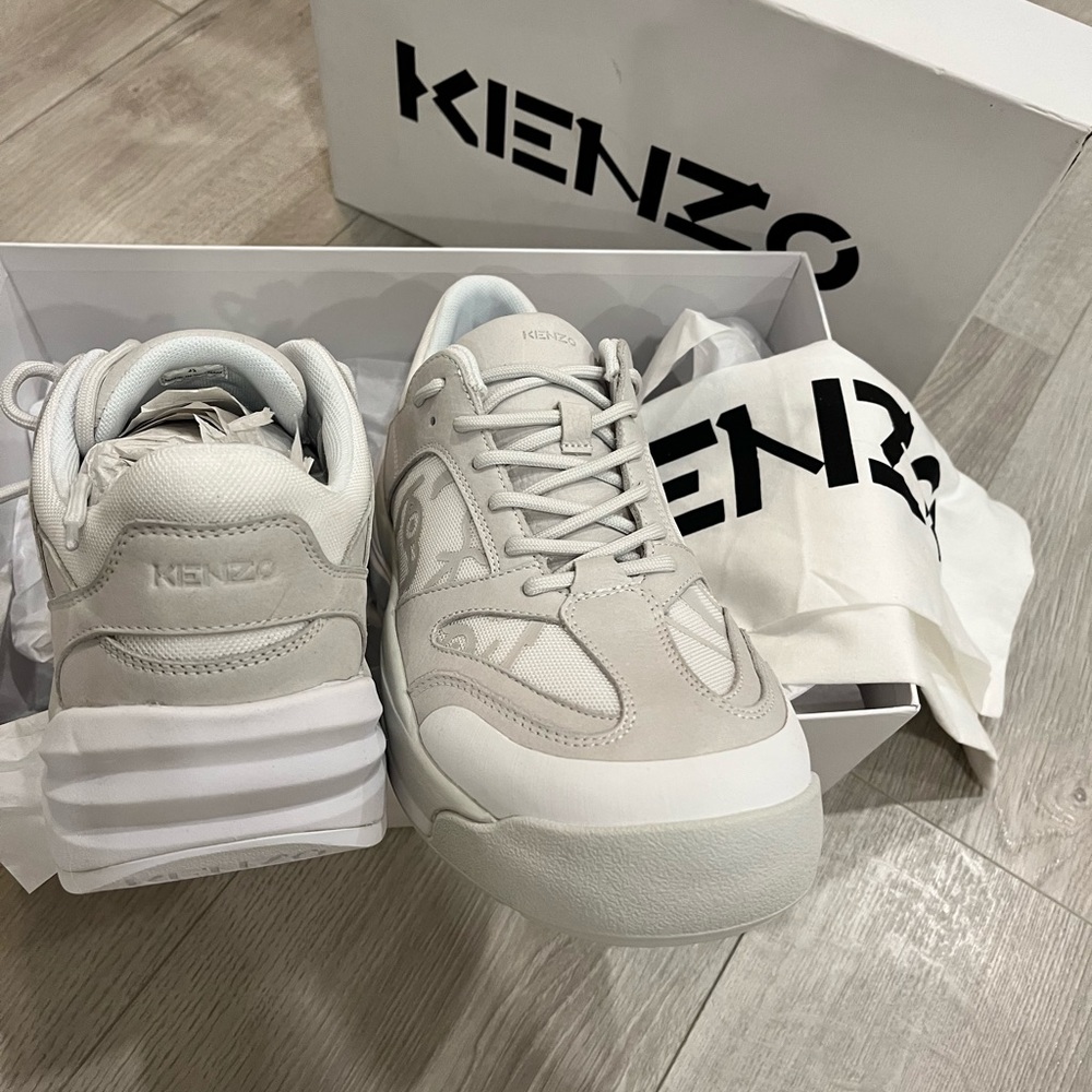 Kenzo sneakers brand new in a box and with dust bag size 43 white gorgeous